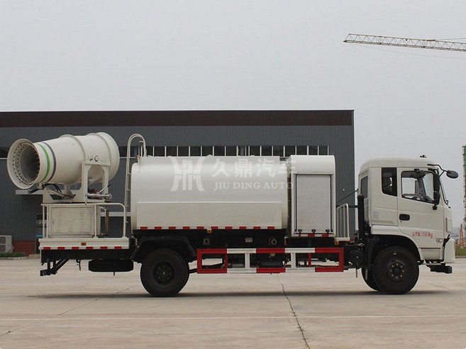 東風(fēng)145多功能抑塵車廠家價格3