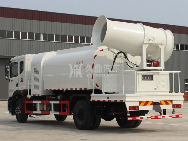 東風(fēng)145多功能抑塵車廠家價格4