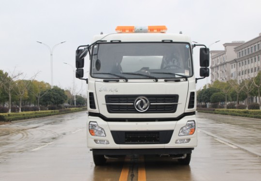 東風天龍前四后八灑水車高清圖片 東風天龍前四后八灑水車高清圖片