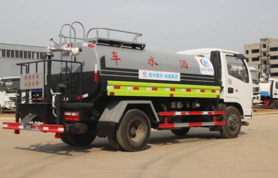 東風(fēng)小多利卡灑水車(程力標(biāo)準(zhǔn)化罐體)高清圖片 東風(fēng)小多利卡灑水車(程力標(biāo)準(zhǔn)化罐體)高清圖片