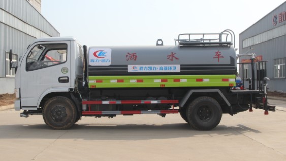 東風(fēng)小多利卡灑水車(程力標(biāo)準(zhǔn)化罐體)高清圖片 東風(fēng)小多利卡灑水車(程力標(biāo)準(zhǔn)化罐體)高清圖片