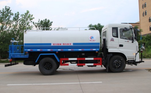 東風御虎12噸灑水車高清圖片 東風御虎12噸灑水車高清圖片