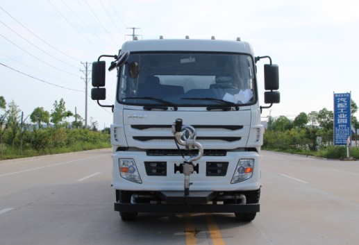 東風(fēng)御龍后雙橋?yàn)⑺嚫咔鍒D片 東風(fēng)御龍后雙橋?yàn)⑺嚫咔鍒D片