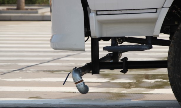 東風專用底盤12方灑水車高清圖片 東風專用底盤12方灑水車高清圖片