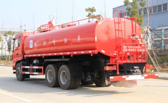 東風(fēng)后八輪消防灑水車高清圖片 東風(fēng)后八輪消防灑水車高清圖片