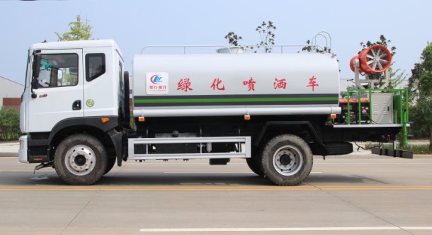 �|�L������D9��ˮ܇���F�ڣ��A�ޣ�����DƬ