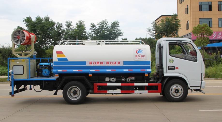 5方東風多利卡霧炮車(朝柴發動機)高清圖片 5方東風多利卡霧炮車(朝柴發動機)高清圖片