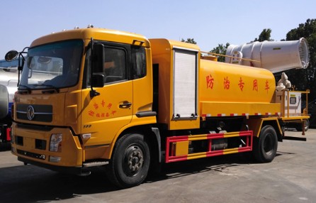 12方東風(fēng)天錦農(nóng)藥噴灑車(chē)圖片 12方東風(fēng)天錦農(nóng)藥噴灑車(chē)圖片