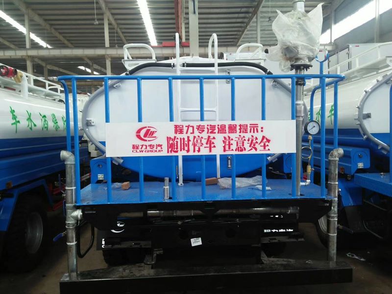 礦底防爆灑水車細節展示圖片 礦底防爆灑水車細節展示圖片