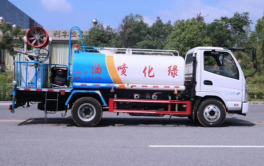 5方灑水車(chē)價(jià)格_國(guó)六凱馬6噸綠化灑水車(chē)廠家價(jià)格4