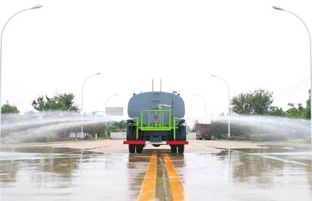 12方灑水車多少錢一臺_國六12方東風華神KL5綠化灑水車廠家價格4