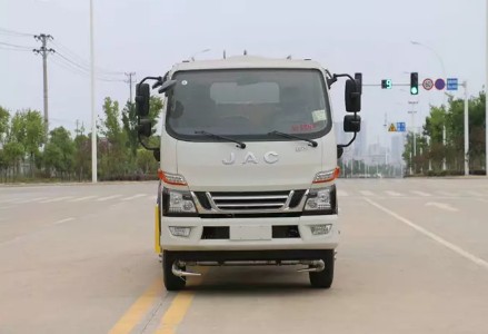 ����8-10�������E⏞�ˮ܇�DƬ