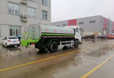 國(guó)六15噸東風(fēng)天錦灑水車圖片 國(guó)六15噸東風(fēng)天錦灑水車圖片