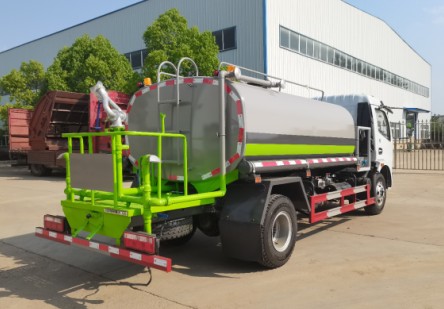 �����|�L������Ȼ�➢ˮ܇�෽λ�DƬ